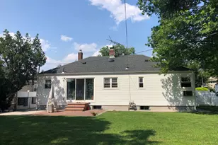 69 Soundview Rd, Great Neck, NY 11020 - Photo 7