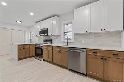 3322 Parkway Drive, Baldwin, NY 11510 - Photo 3