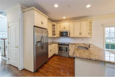 22 Meadow Court, Oakdale, NY 11769 - Photo 7