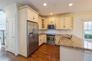 22 Meadow Ct, Oakdale, NY 11769 - Photo 7