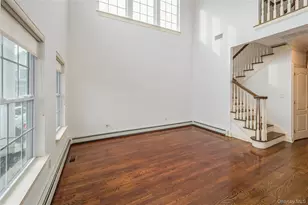 22 Meadow Ct, Oakdale, NY 11769 - Photo 3