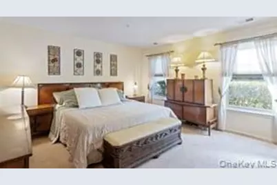 138 Brattle Circle, Melville, NY 11747 - Photo 11