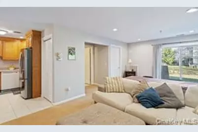 138 Brattle Circle, Melville, NY 11747 - Photo 9