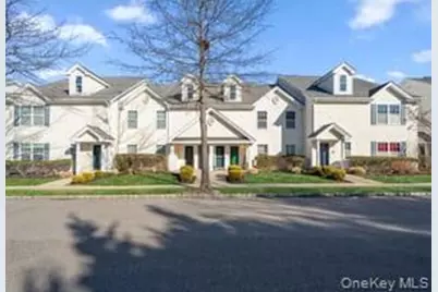 138 Brattle Circle, Melville, NY 11747 - Photo 23