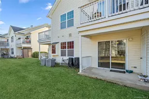 138 Brattle Cir, Melville, NY 11747 - Photo 19