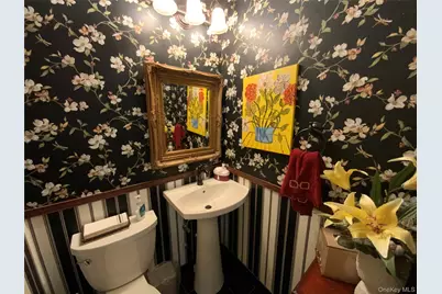 26910 Grand Central Parkway #16N, Floral Park, NY 11005 - Photo 9