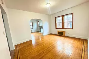 62-63 Ellwell Crescent, Rego Park, NY 11374 - Photo 5