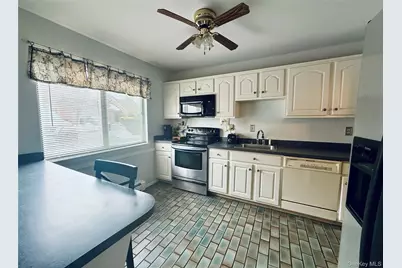 120 Brush Hollow Crescent, Rye Brook, NY 10573 - Photo 3