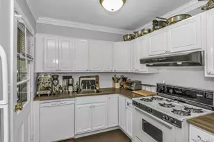 17 Linwood Pl, Massapequa Park, NY 11762 - Photo 7