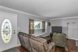 17 Linwood Pl, Massapequa Park, NY 11762 - Photo 3