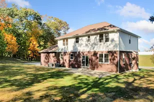 59 Mastro Rd, Calverton, NY 11933 - Photo 9