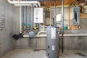 59 Mastro Rd, Calverton, NY 11933 - Photo 31