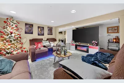 121-44 6th Avenue, College Point, NY 11356 - Photo 3