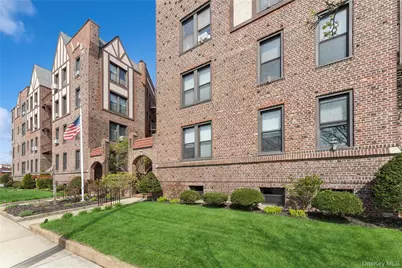 12 Hempstead Avenue #3N, Rockville Centre, NY 11570 - Photo 1
