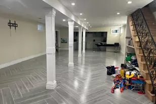 107 E Fairview Ave, Valley Stream, NY 11580 - Photo 3