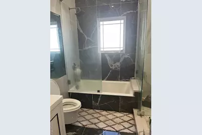 107 E Fairview Avenue, Valley Stream, NY 11580 - Photo 9