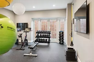 906 Mill Creek N, Roslyn, NY 11576 - Photo 21