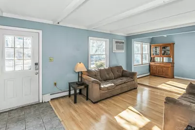 45 Chase Lane, Levittown, NY 11756 - Photo 3