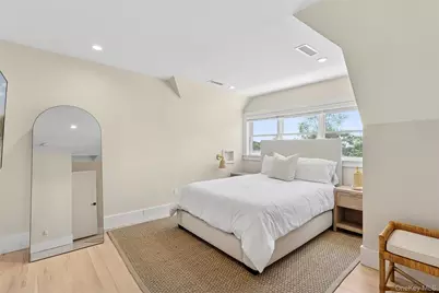 31 Highland Road, Southampton, NY 11968 - Photo 9