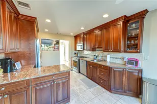 13 Evelyn Rd, Plainview, NY 11803 - Photo 9