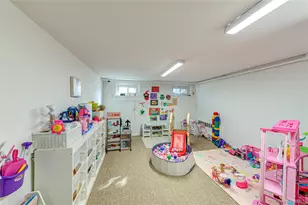 13 Evelyn Rd, Plainview, NY 11803 - Photo 19