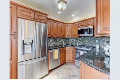 1004 Wool Avenue, Franklin Square, NY 11010 - Photo 7