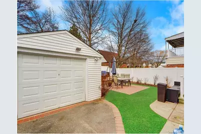 1004 Wool Avenue, Franklin Square, NY 11010 - Photo 17