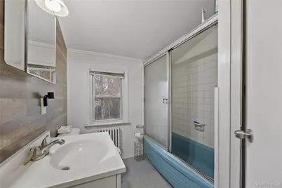 7 East Court, Bethpage, NY 11714 - Photo 17