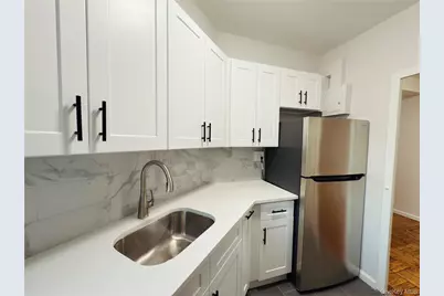 1938 E Tremont Avenue #5B, Bronx, NY 10462 - Photo 3