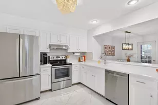 510 Somerset Ct, Fishkill, NY 12524 - Photo 9