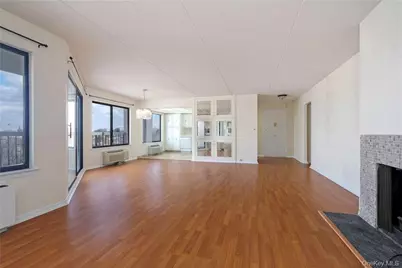 400 High Point #Penthouse 4, Hartsdale, NY 10530 - Photo 3