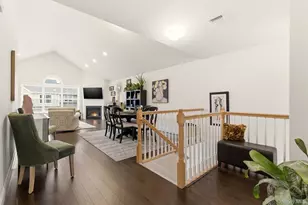 28 Steven Cir, Dix Hills, NY 11746 - Photo 7