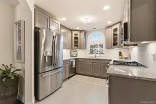 28 Steven Cir, Dix Hills, NY 11746 - Photo 19