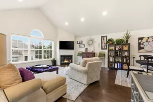 28 Steven Cir, Dix Hills, NY 11746 - Photo 13