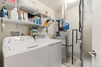 28 Steven Circle, Dix Hills, NY 11746 - Photo 29