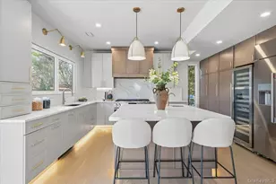 26 Windemere Way, Woodbury, NY 11797 - Photo 9