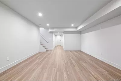 26 Windemere Way, Woodbury, NY 11797 - Photo 31