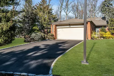 304 Aerie Court, Manhasset, NY 11030 - Photo 3