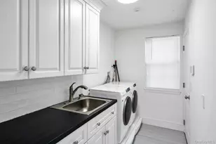 304 Aerie Ct, Manhasset, NY 11030 - Photo 33