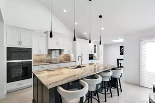 304 Aerie Ct, Manhasset, NY 11030 - Photo 9