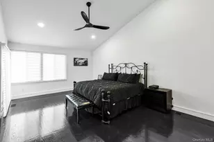 304 Aerie Ct, Manhasset, NY 11030 - Photo 21