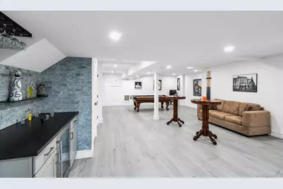 304 Aerie Court, Manhasset, NY 11030 - Photo 35