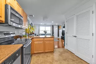 817 Willow Ln, Valley Stream, NY 11580 - Photo 9