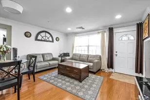 817 Willow Ln, Valley Stream, NY 11580 - Photo 3