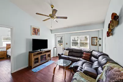 32 Hewlett Drive, Sound Beach, NY 11789 - Photo 15