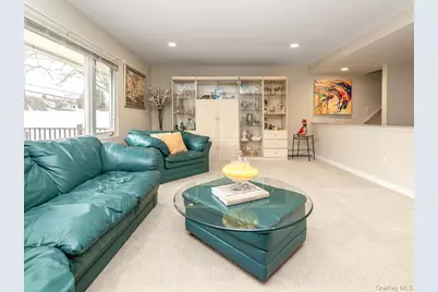 24 Glow Lane, Hicksville, NY 11801 - Photo 9