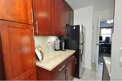 111 E Hartsdale Avenue #7E, Hartsdale, NY 10530 - Photo 13