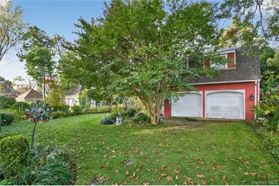 104 Windsor Avenue, Rockville Centre, NY 11570 - Photo 23