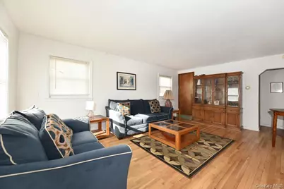 529 Stratford Road, West Hempstead, NY 11550 - Photo 3