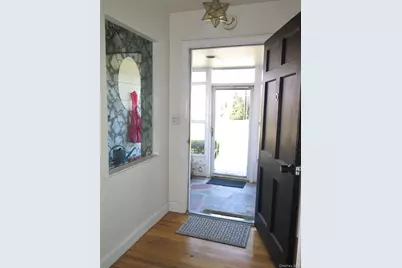 25 Winchester Oval, New Rochelle, NY 10805 - Photo 3